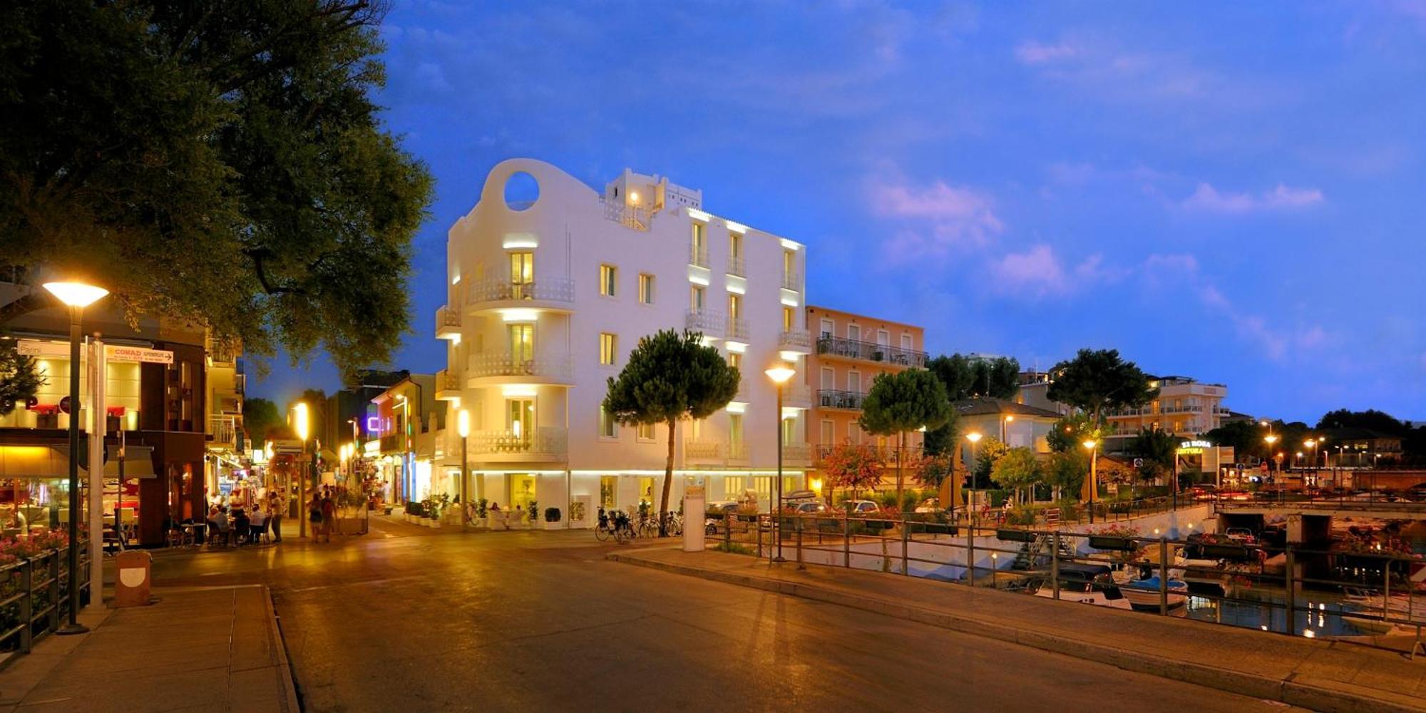 Hotel Al Cavallino Bianco Riccione Dış mekan fotoğraf
