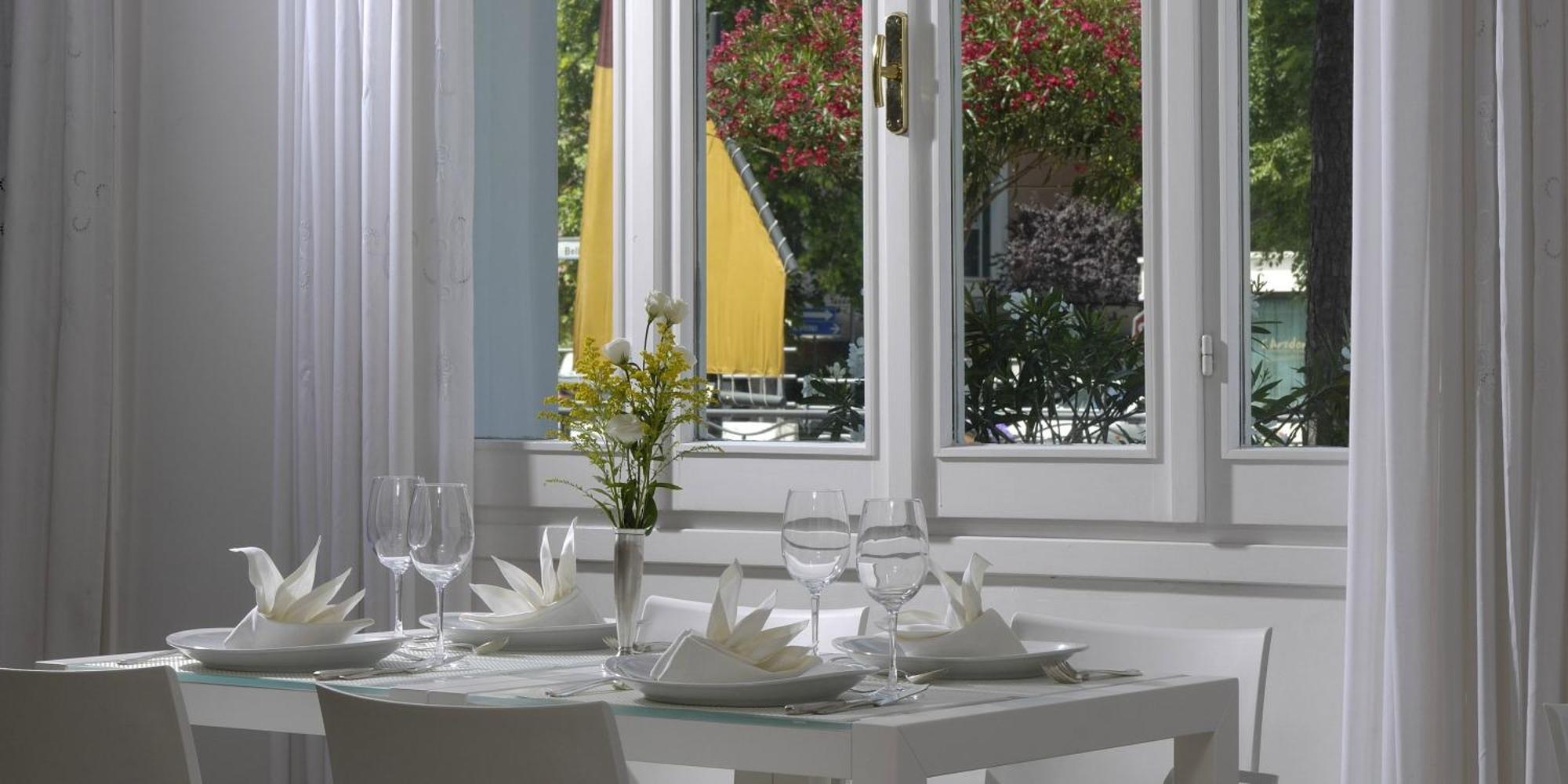 Hotel Al Cavallino Bianco Riccione Dış mekan fotoğraf