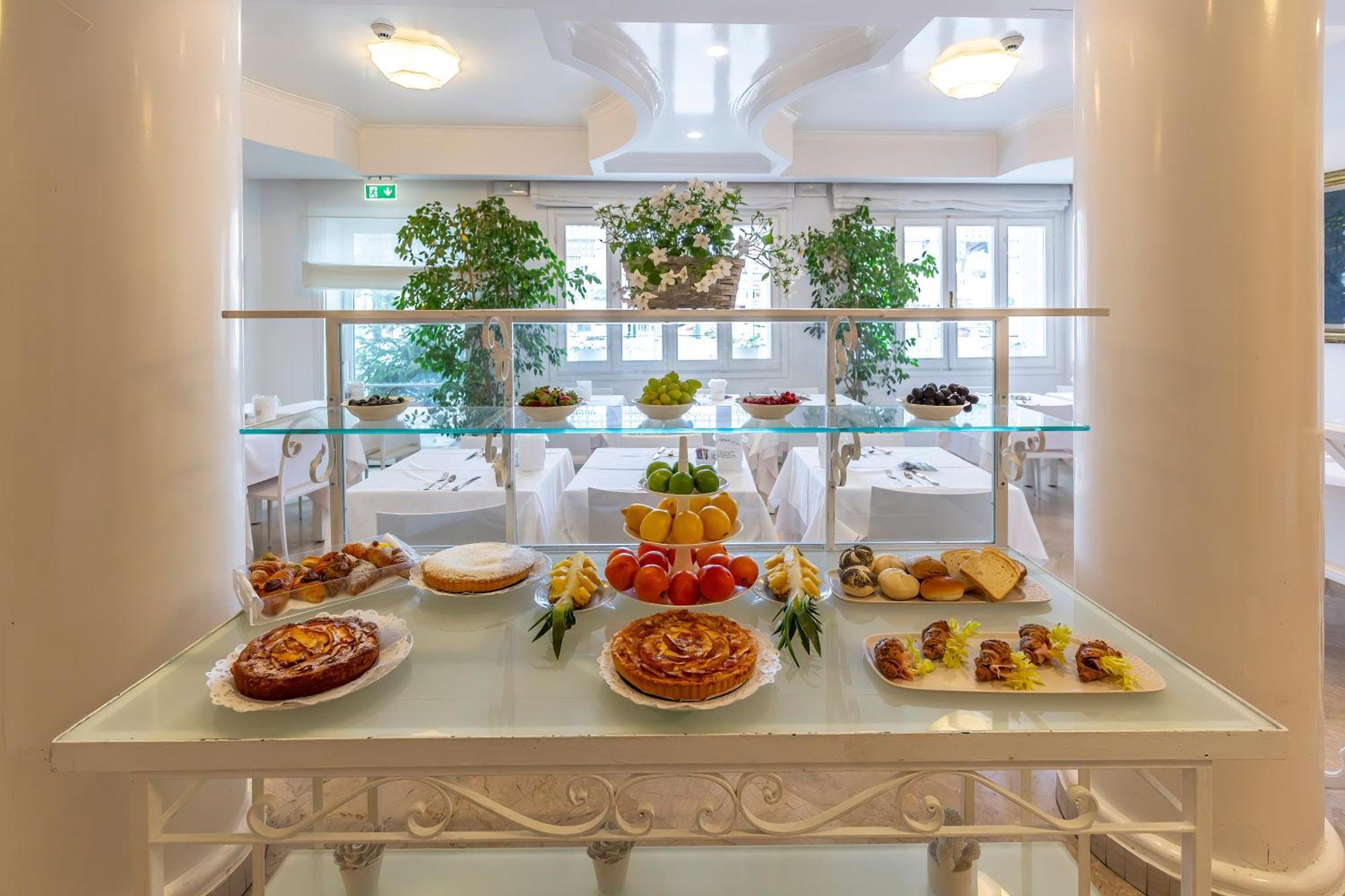 Hotel Al Cavallino Bianco Riccione Dış mekan fotoğraf